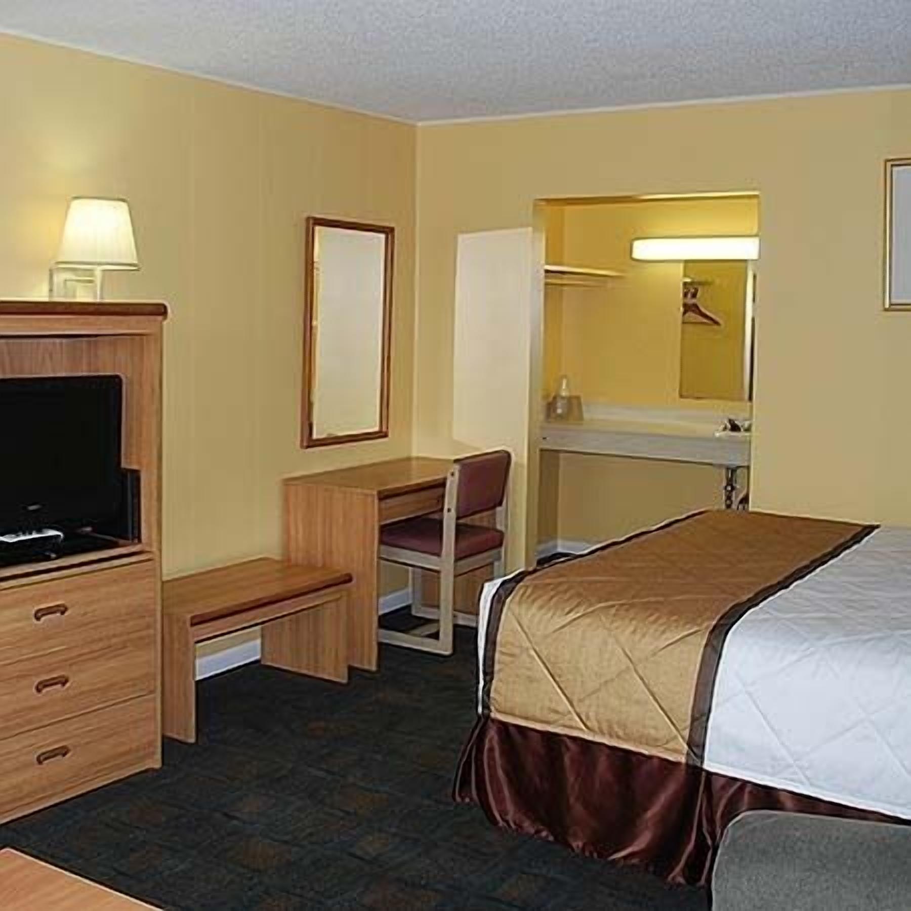 Standard Room | Individually decorated, individually furnished, iron/ironing board