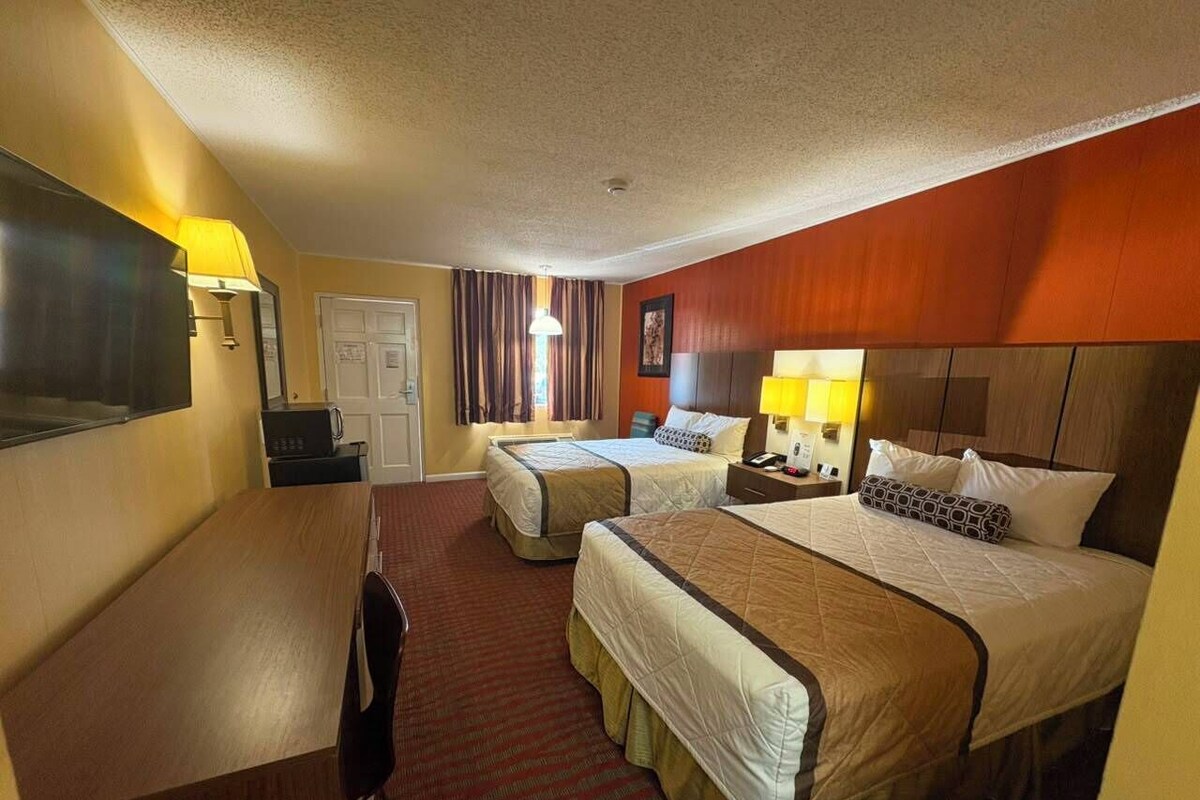Room, 1 Double Bed, Non Smoking | Desk, iron/ironing board (on request), WiFi (free), alarm clocks