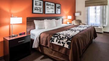 Premium-sengetøj, skrivebord, lydisolering, strygejern/strygebræt