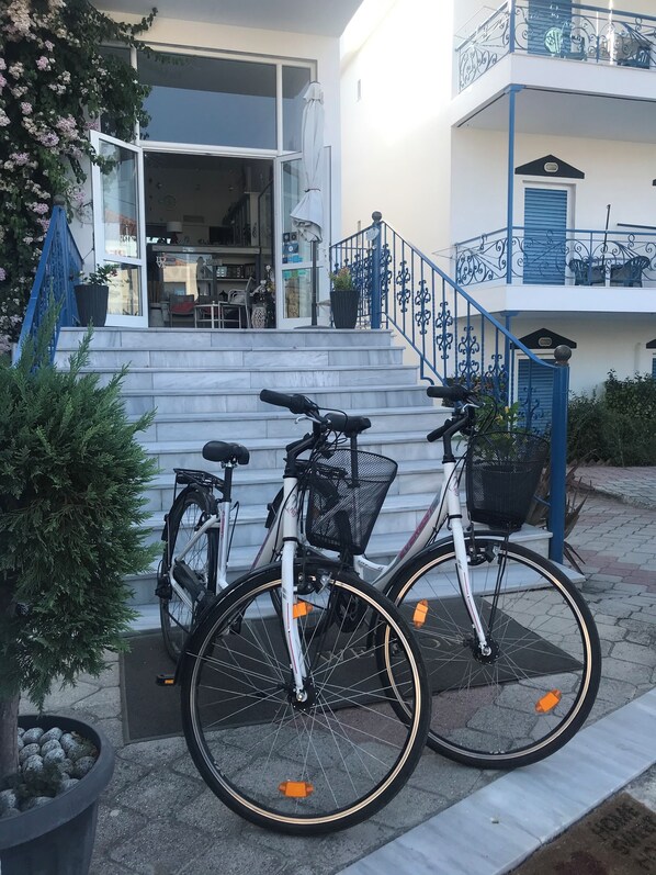 Bicycling - Victor-Eleni Hotel (Kassandra)