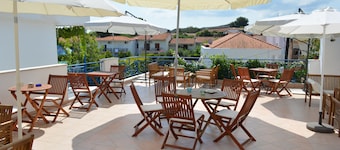 Victor-Eleni Hotel