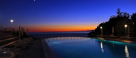 Outdoor pool, a rooftop pool