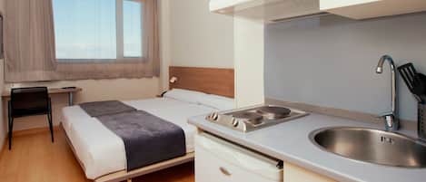 Standard Room, Kitchen | Peti besi dalam bilik, Wi-fi percuma, cadar katil