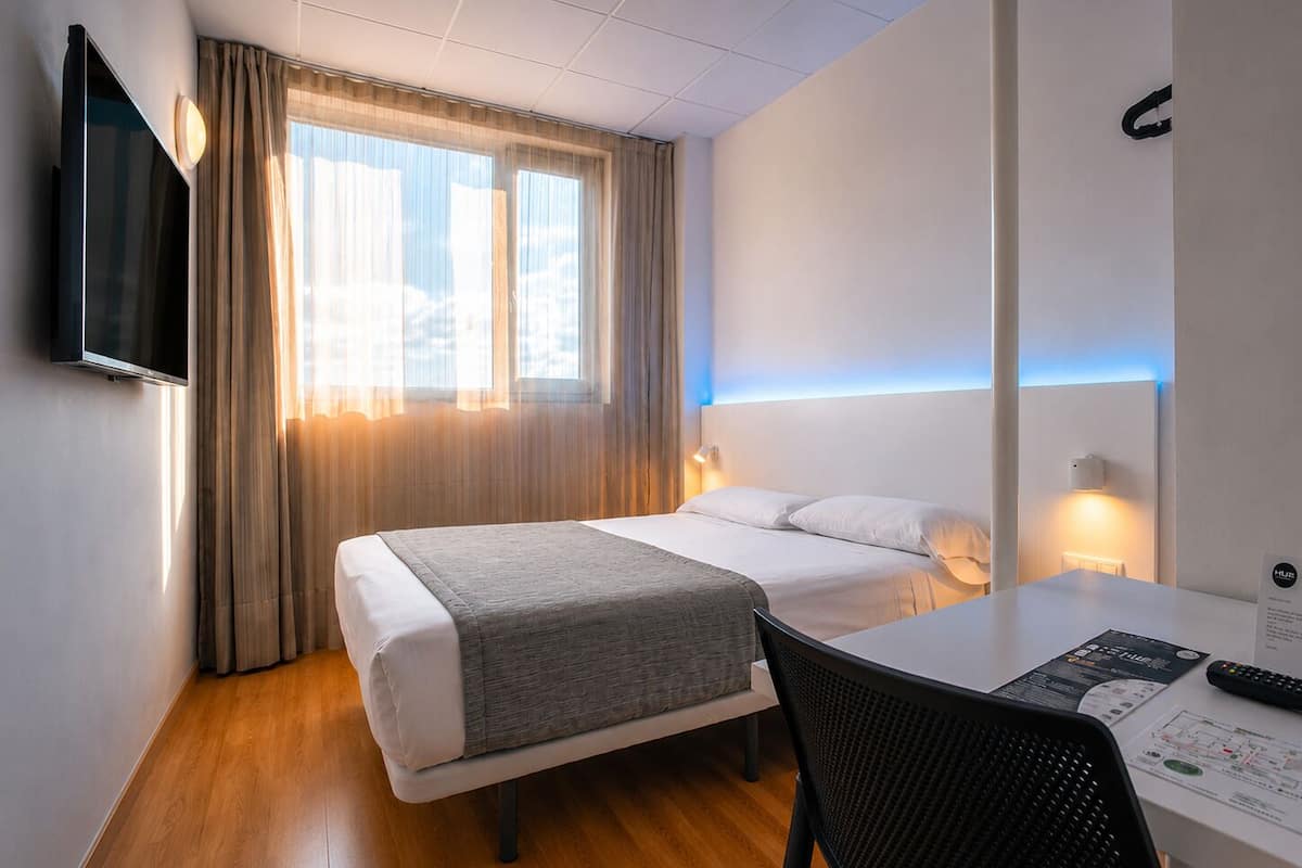 Standard Room | In-room safe, free WiFi, bed sheets