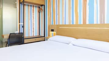 Standard Room | In-room safe, free WiFi, bed sheets