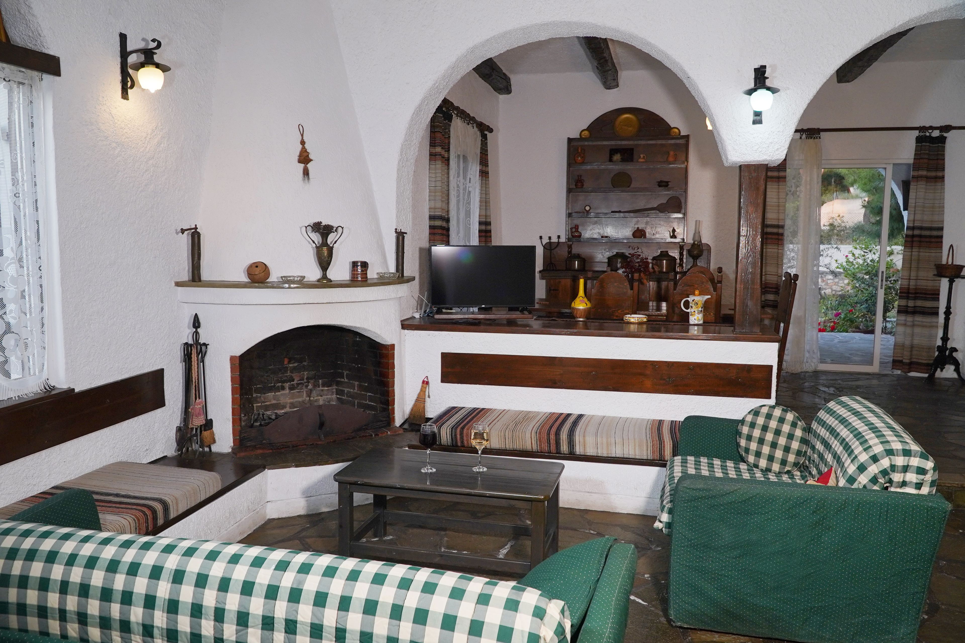 comfort villa, 2 bedrooms | living area | flat-screen tv