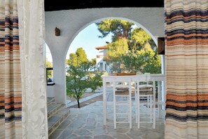 Vila conforto, 2 quartos | Terraço/pátio