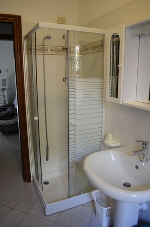 Bathroom - Casa Luppoli (Portoferraio)