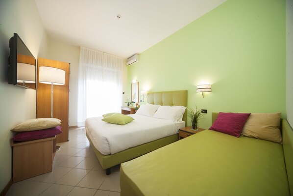 Premium bedding, in-room safe, cribs/infant beds, free WiFi - Hotel Ostuni (Rimini)