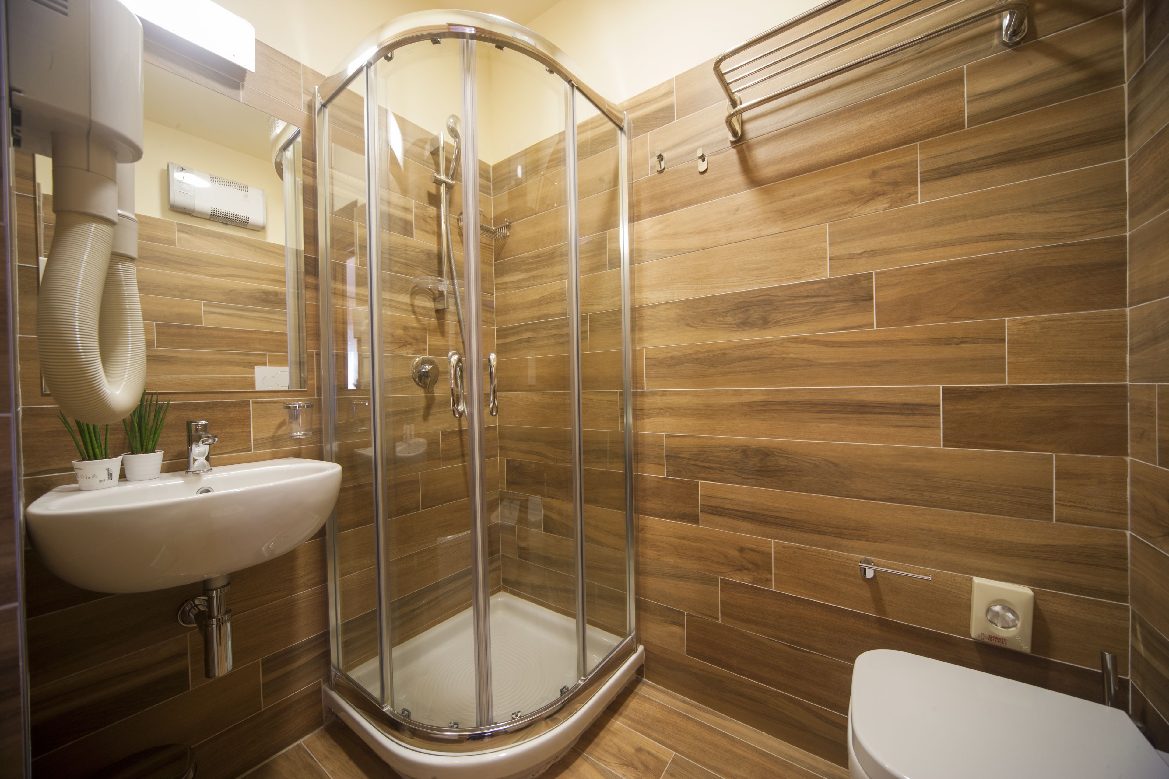 Double or Twin Room | Bathroom | Shower, free toiletries, hair dryer, towels