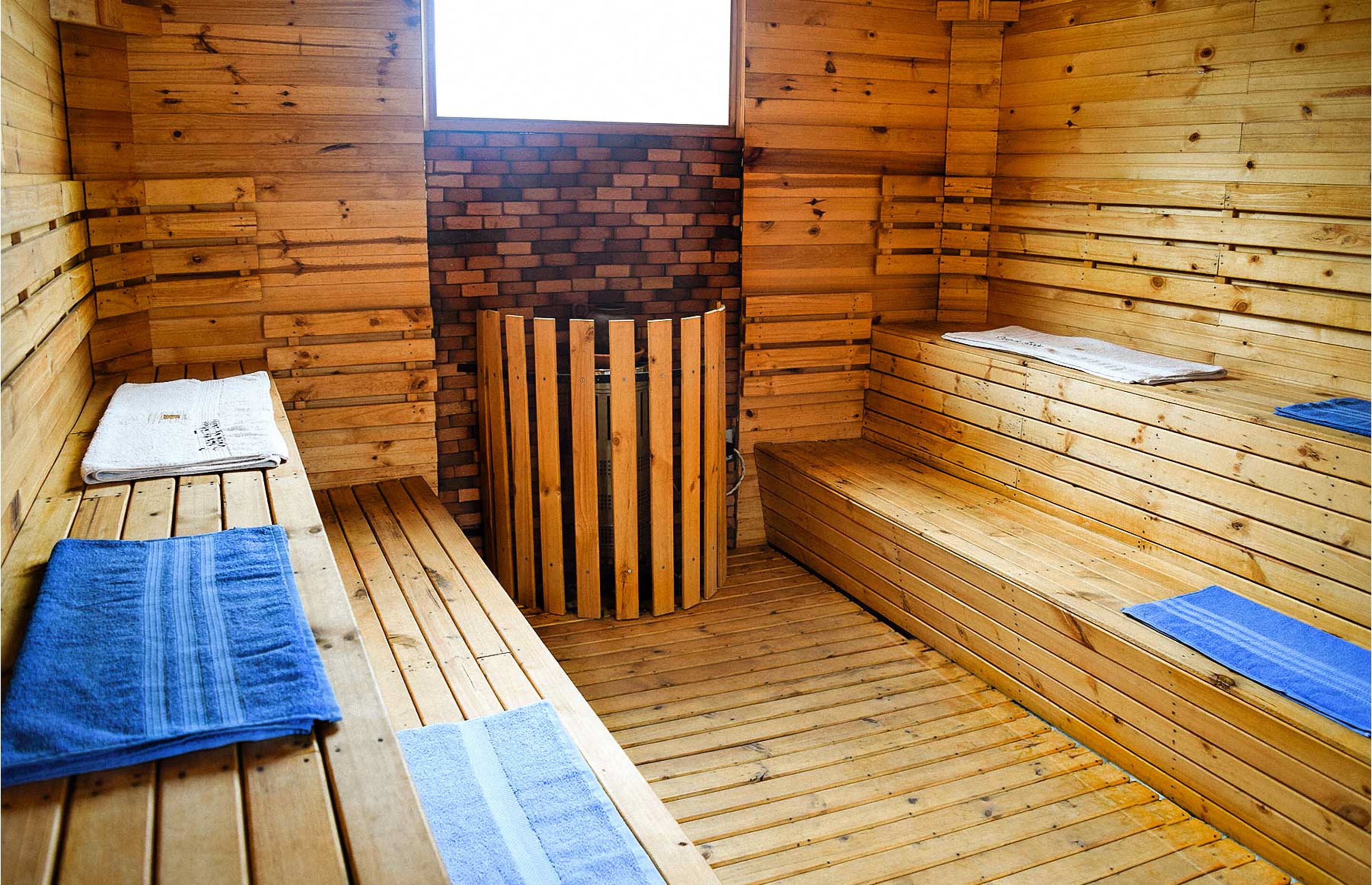 couples treatment room(s), sauna, hot tub, steam room
