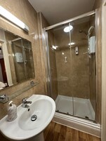 Double Room, Ensuite | Bathroom