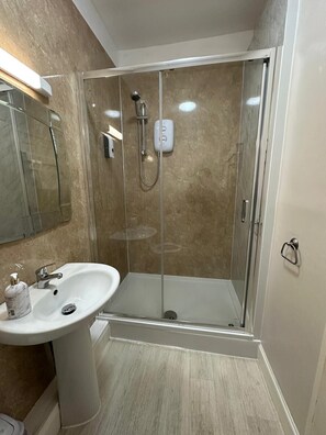 Double Room, Ensuite | Bathroom