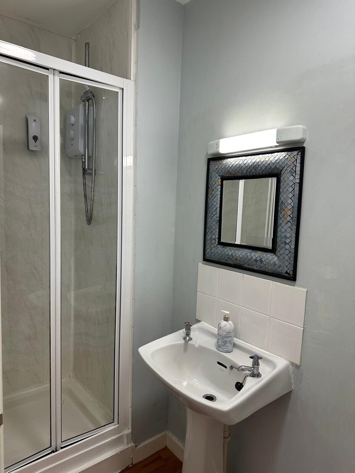 Twin Room, Ensuite | Bathroom