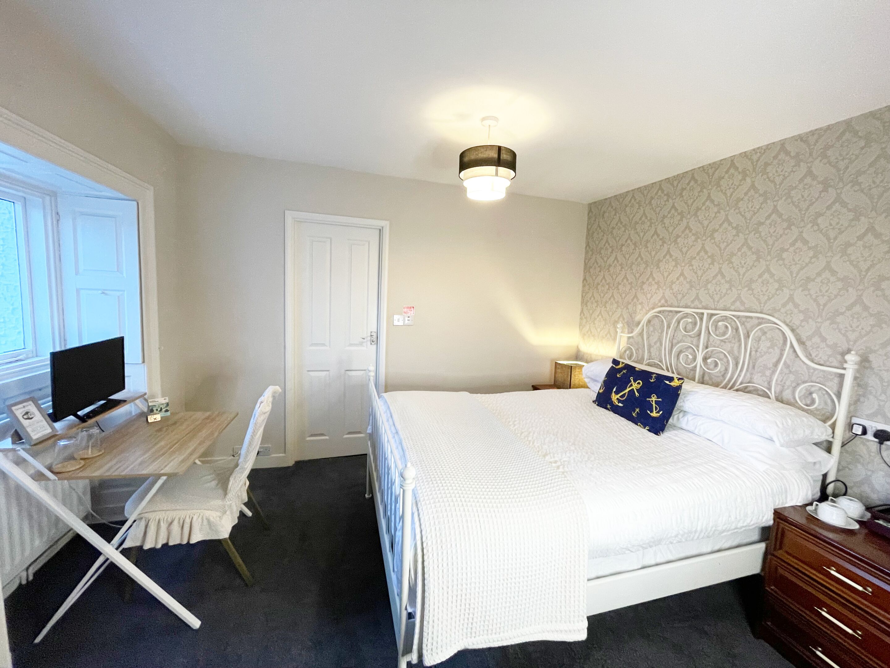 Double Room, Ensuite | Individually decorated, iron/ironing board, free WiFi