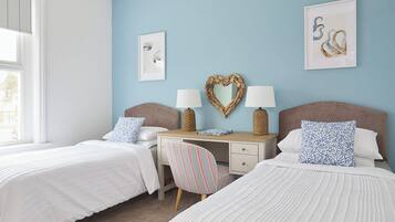 Twin Room (Tidal)