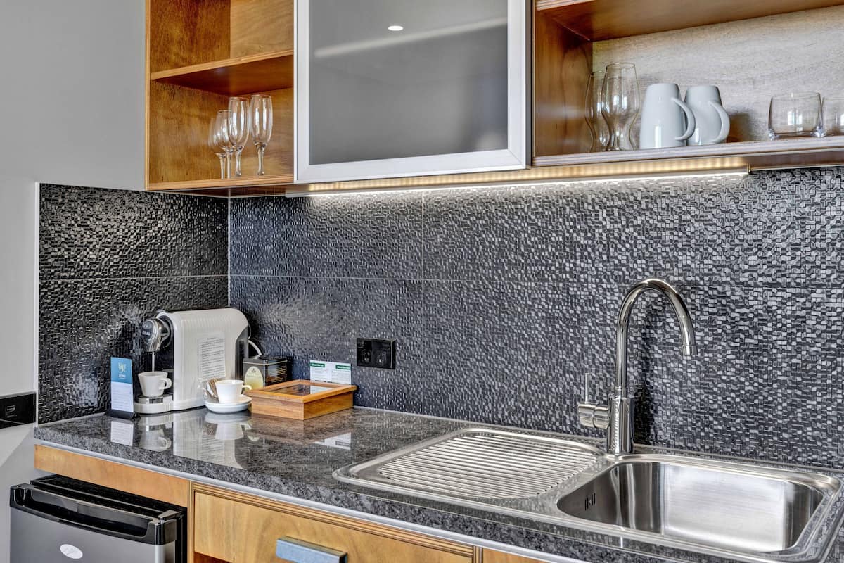 premium lux suite | 1 bedroom, premium bedding, minibar, in-room safe