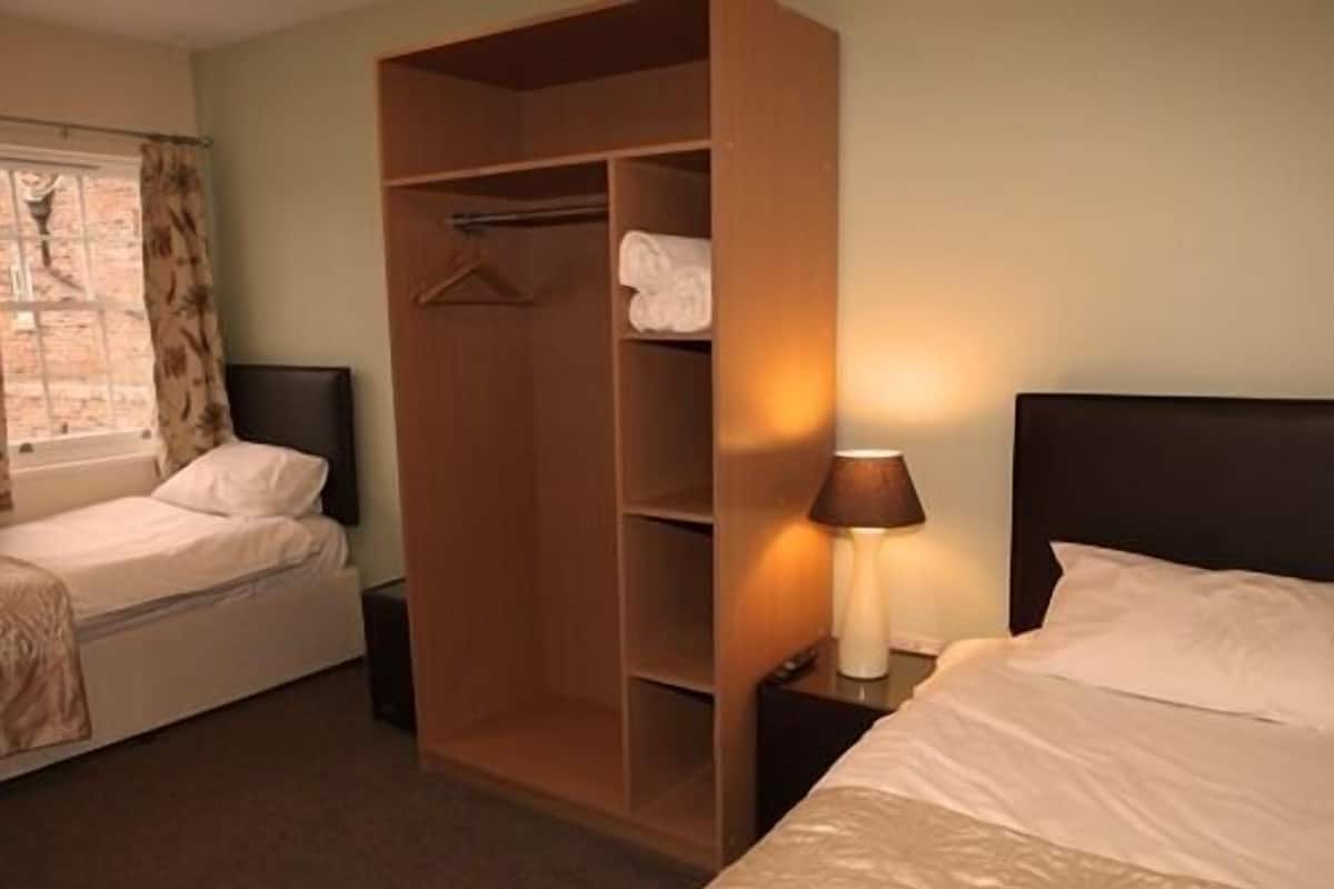 Zweibettzimmer, mit Bad ((1st Floor))