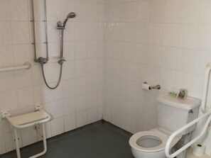 Suite, Accessible, Ensuite (Sleeps 3Wet(Ground Floor)) | Bathroom - The Downe Arms (Goole)