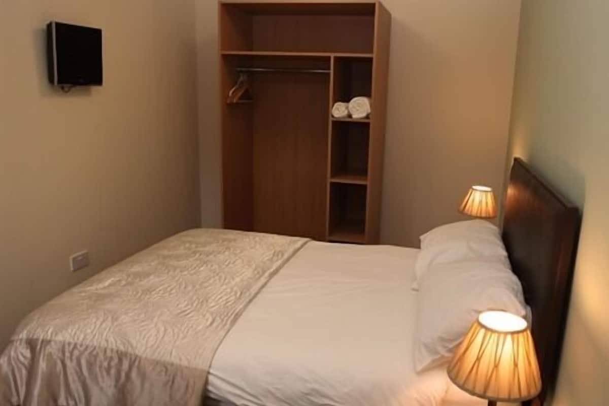 Doppelzimmer, mit Bad ((Ground Floor))