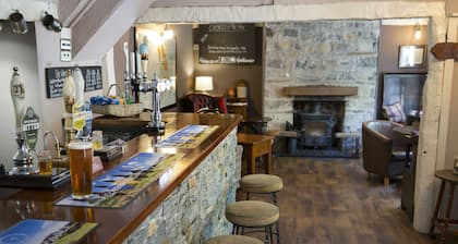 Fox & Hounds