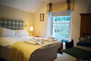 Standard Plus Double, Ensuite | Desk, iron/ironing board, free WiFi, bed sheets