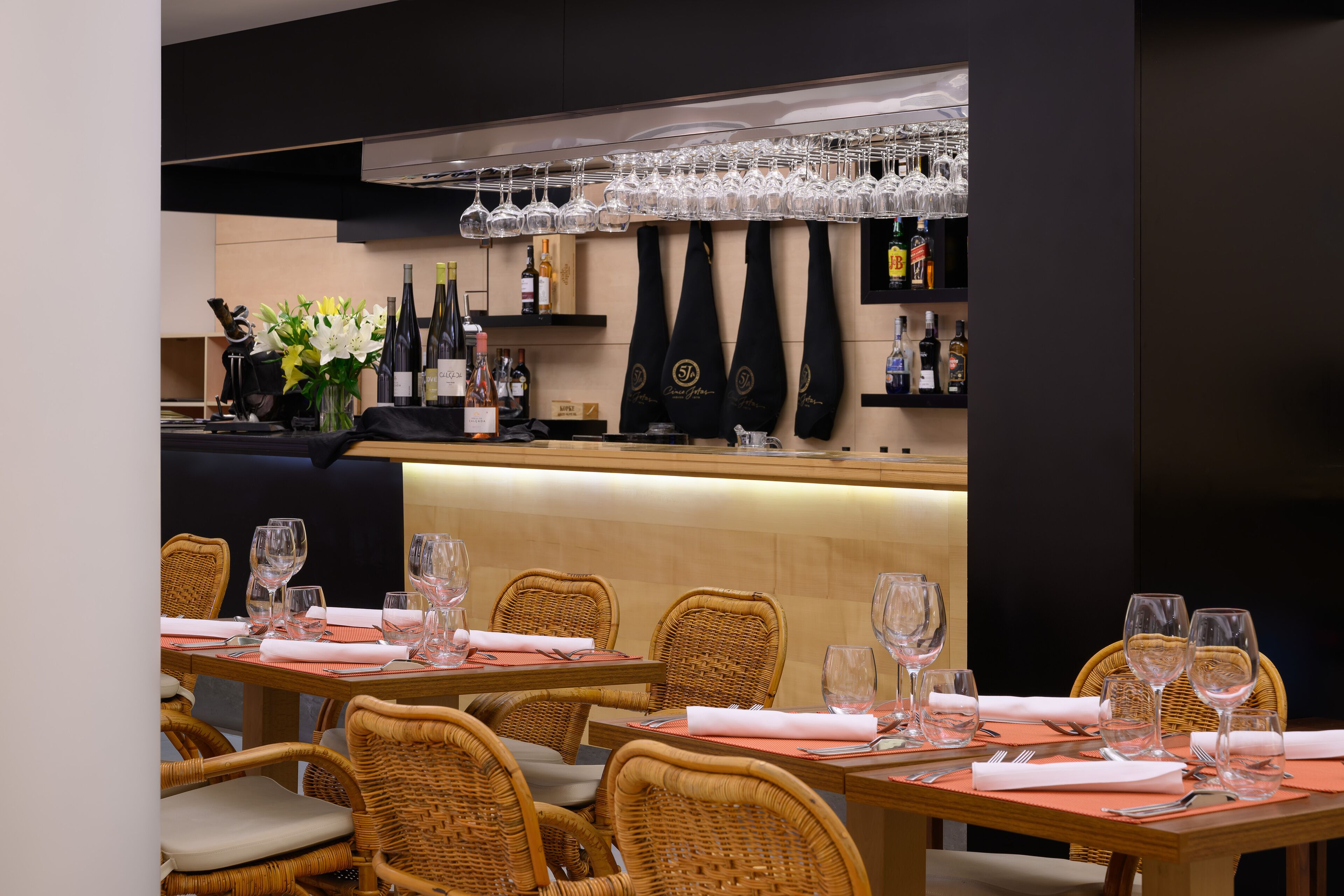 breakfast, lunch and dinner served