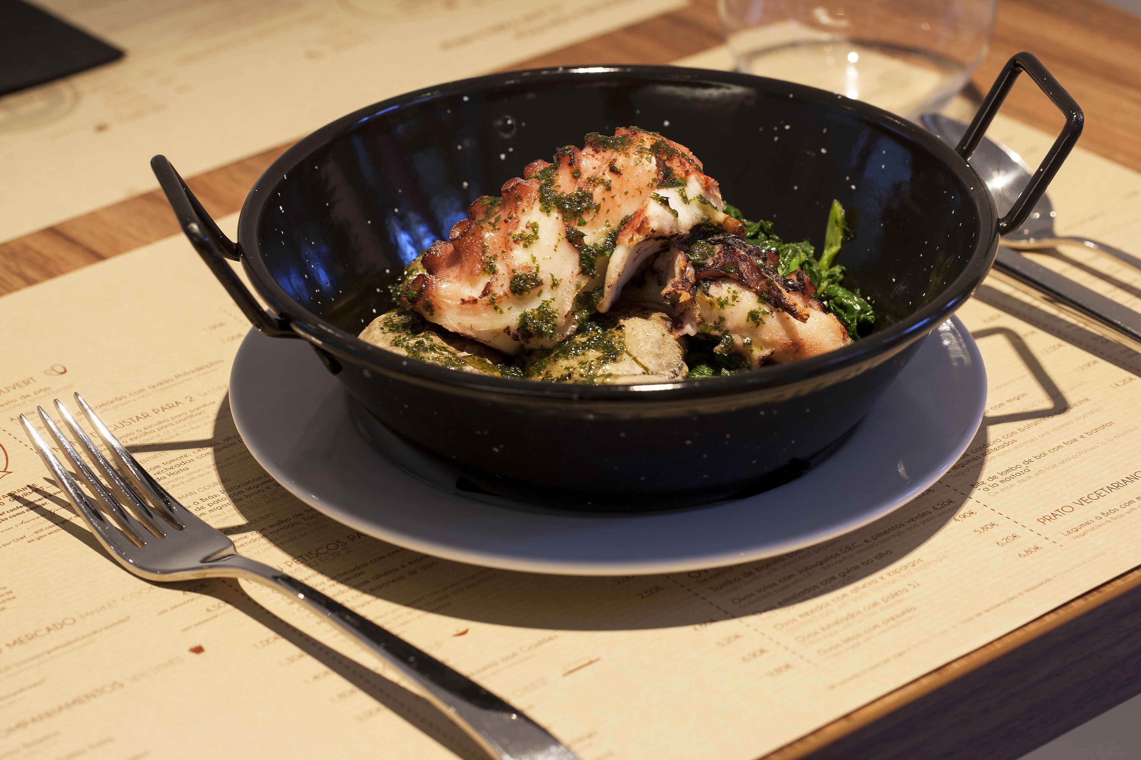 breakfast, lunch and dinner served