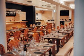 Se sirven desayunos, comidas y cenas 
