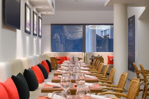 Breakfast, lunch and dinner served - Hotel da Música (Porto)