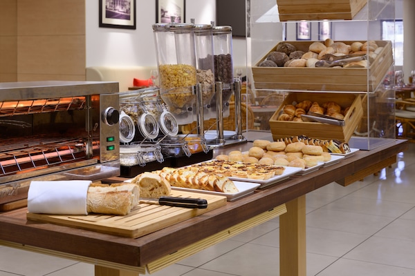 Daily buffet breakfast for a fee