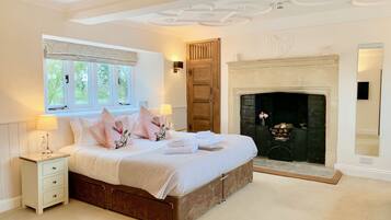 Superior Double or Twin Room (2 Adults + 1 Child) | 2 bedrooms, hypo-allergenic bedding, desk, laptop workspace