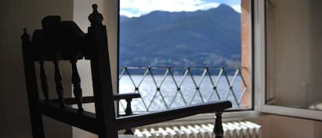 Chambre double, vue sur le lac | Vue de la chambre