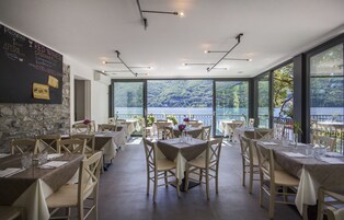 Desayuno completo diario (EUR 18 por persona)