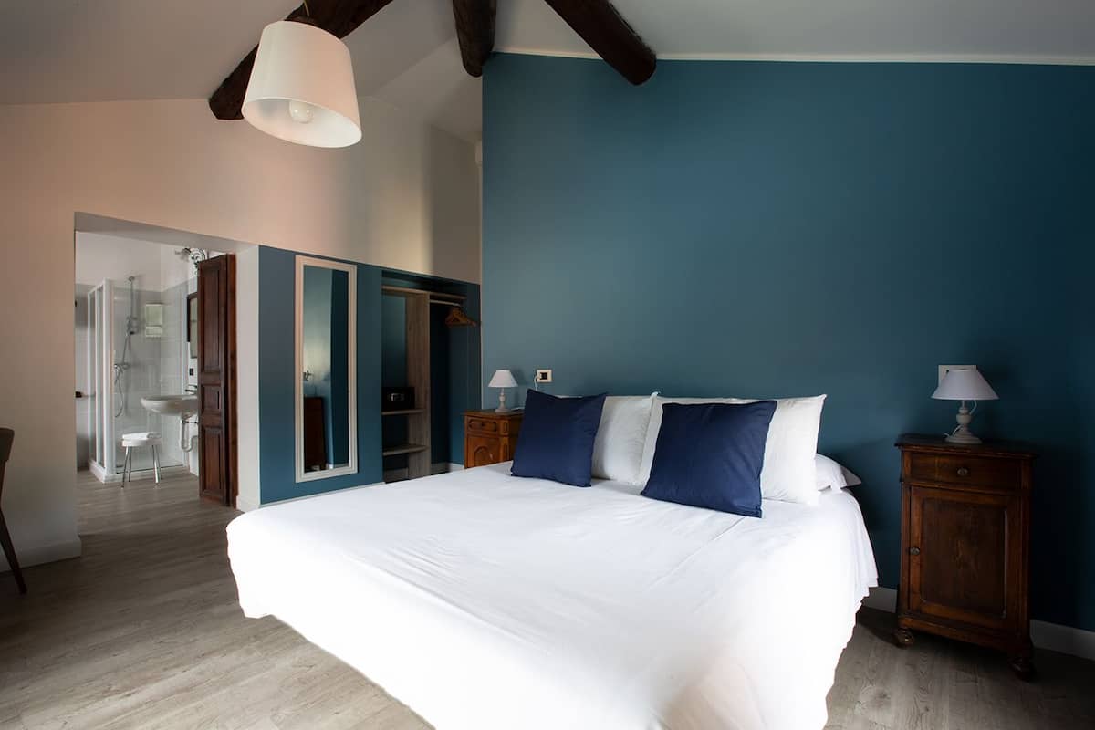 Chambre double, vue sur le lac | 2 chambres, couette en duvet, minibar, coffre-fort