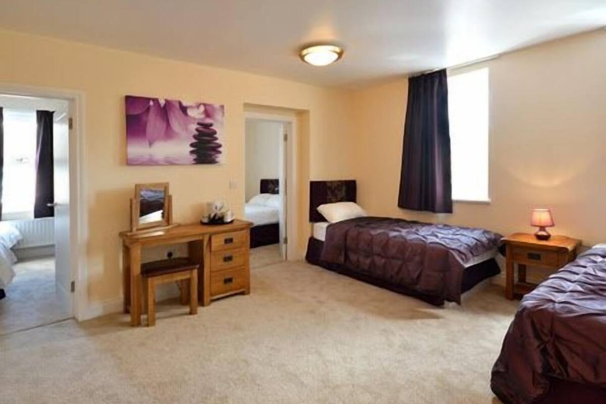 Family Room, Multiple Beds, Non Smoking | Soundproofing, iron/ironing board (on request), WiFi (free), bed sheets