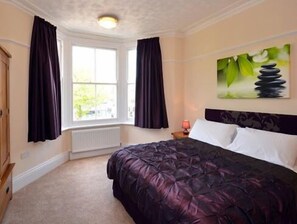 Soundproofing, iron/ironing board, free WiFi, bed sheets - Stones Hotel Bar & Restaurant (Minehead)