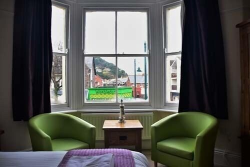 Stones Hotel Bar & Restaurant