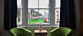 Stones Hotel Bar & Restaurant