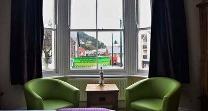 Stones Hotel Bar & Restaurant