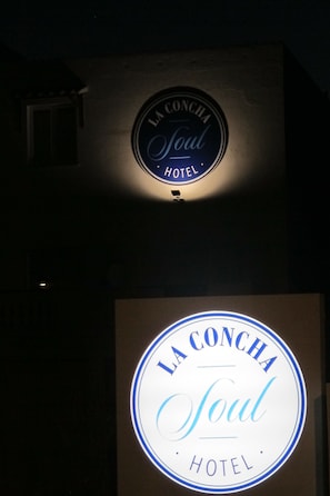 Front of property - evening/night - La Concha Soul Boutique Hotel (Calvia)