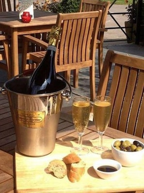 Property grounds - Sturdy's Castle Country Inn (Kidlington)