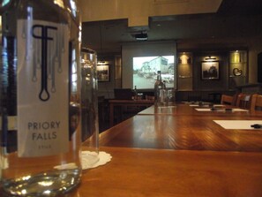 Lunch and dinner served - Sturdy's Castle Country Inn (Kidlington)