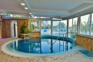 Spa, soins du corps, bain de boue, hydrothérapie, aromathérapie