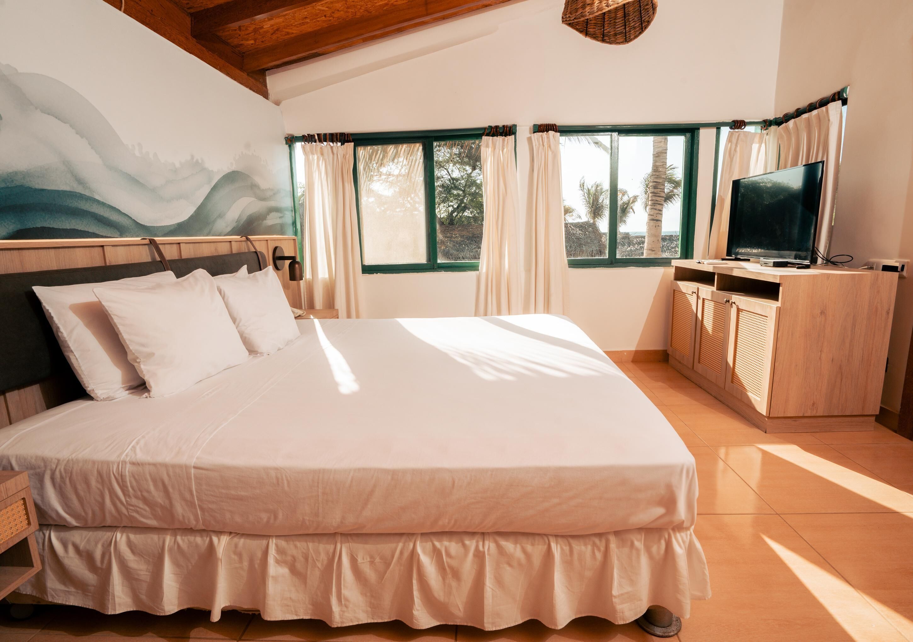 Minibar, in-room safe, free WiFi, bed sheets