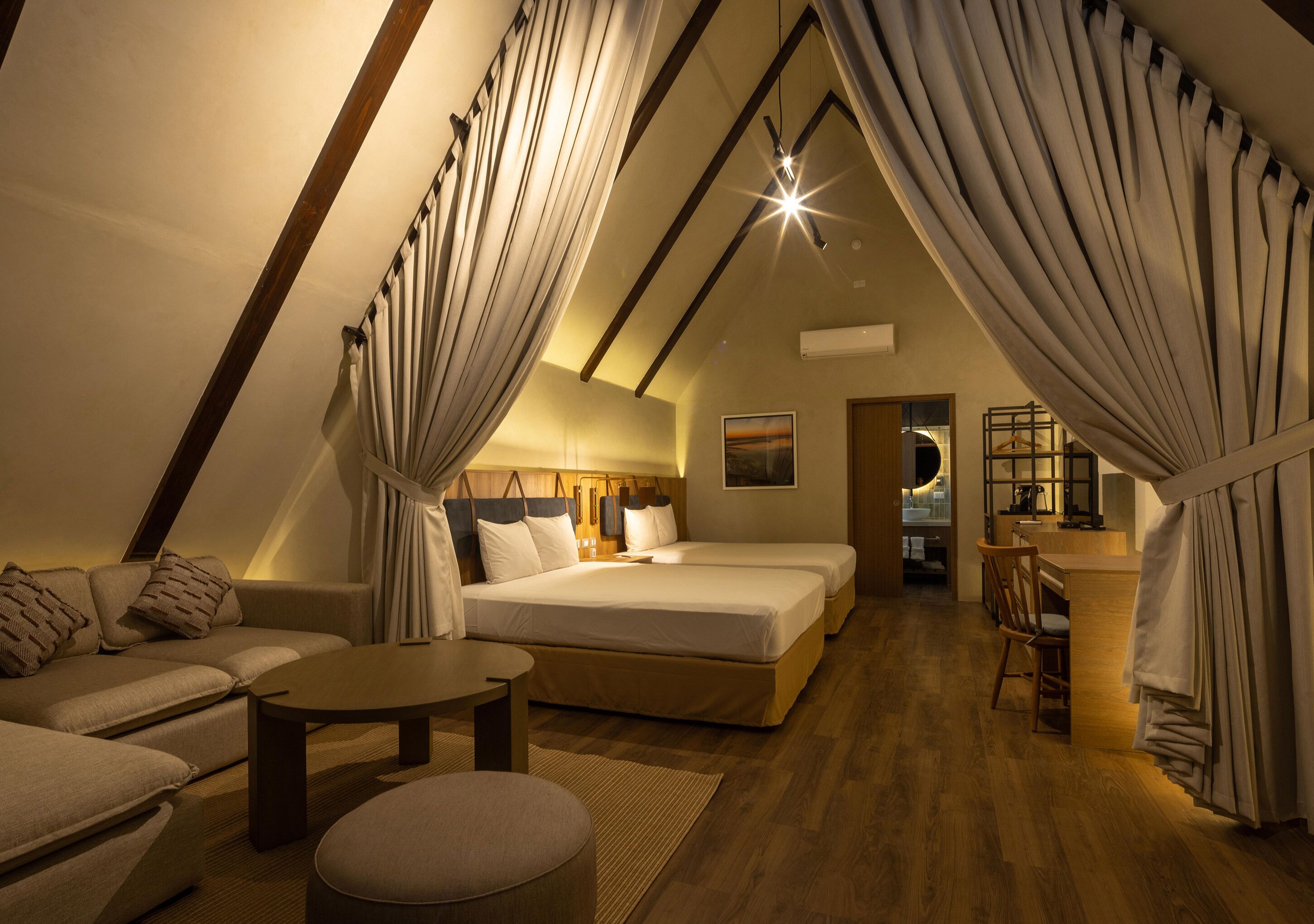 Minibar, in-room safe, free WiFi, bed sheets