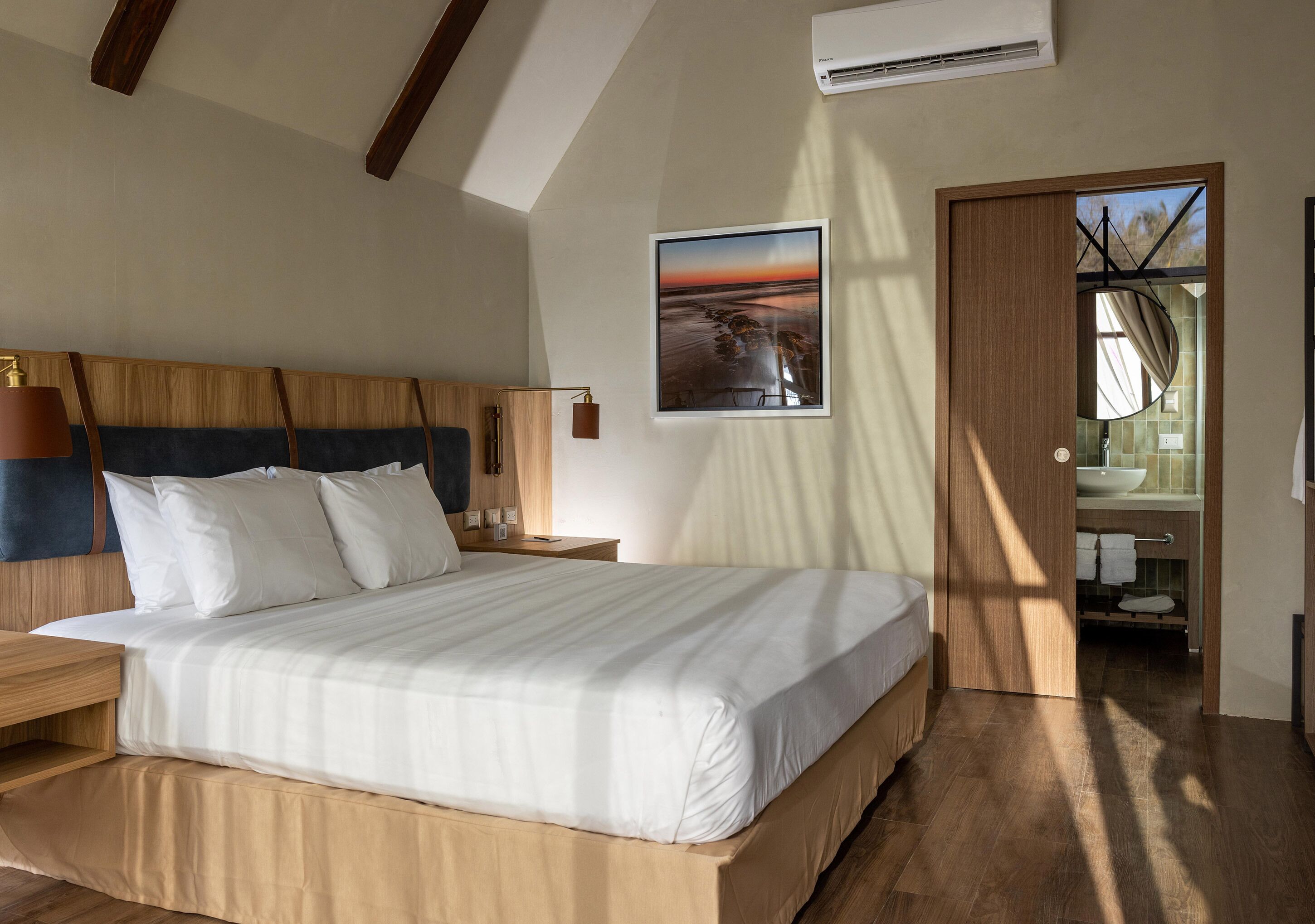 Deluxe chalet, 1 kingsize bed, gedeeltelijk uitzicht op oceaan (Junior Tent) | Een minibar, een kluis op de kamer, gratis wifi, beddengoed