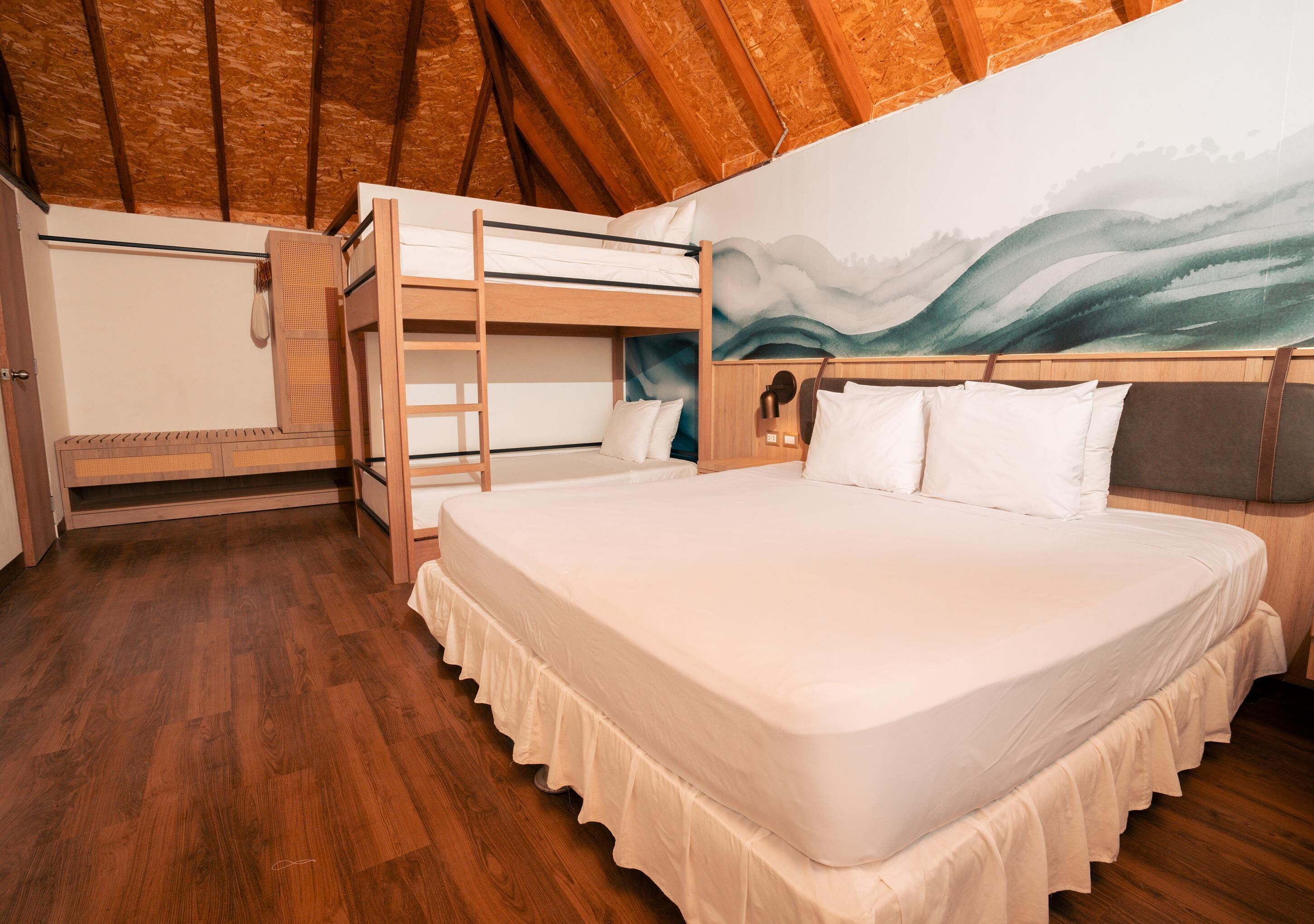 Minibar, in-room safe, free WiFi, bed sheets