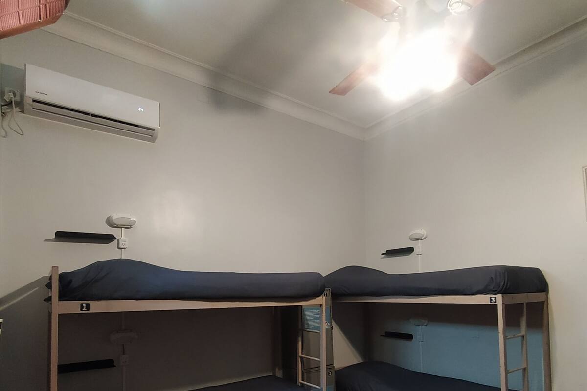 Shared Dormitory, 6 Bedrooms, Private Bathroom with A/C | 객실 내 금고, 무료 WiFi