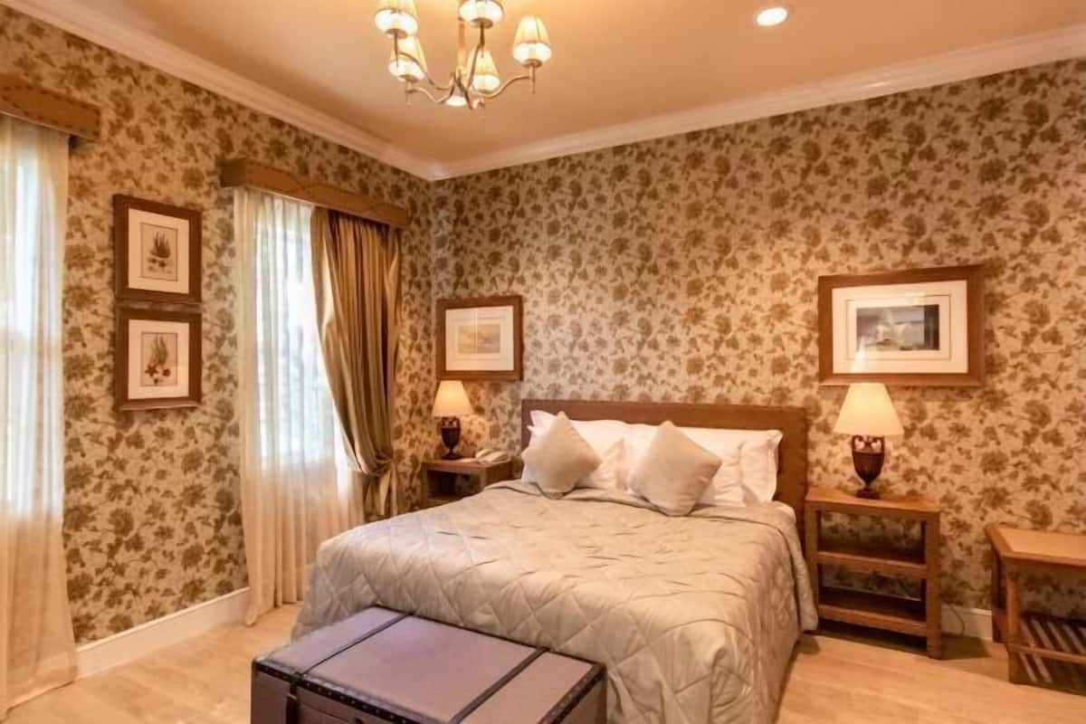 1 bedroom, minibar, in-room safe, desk